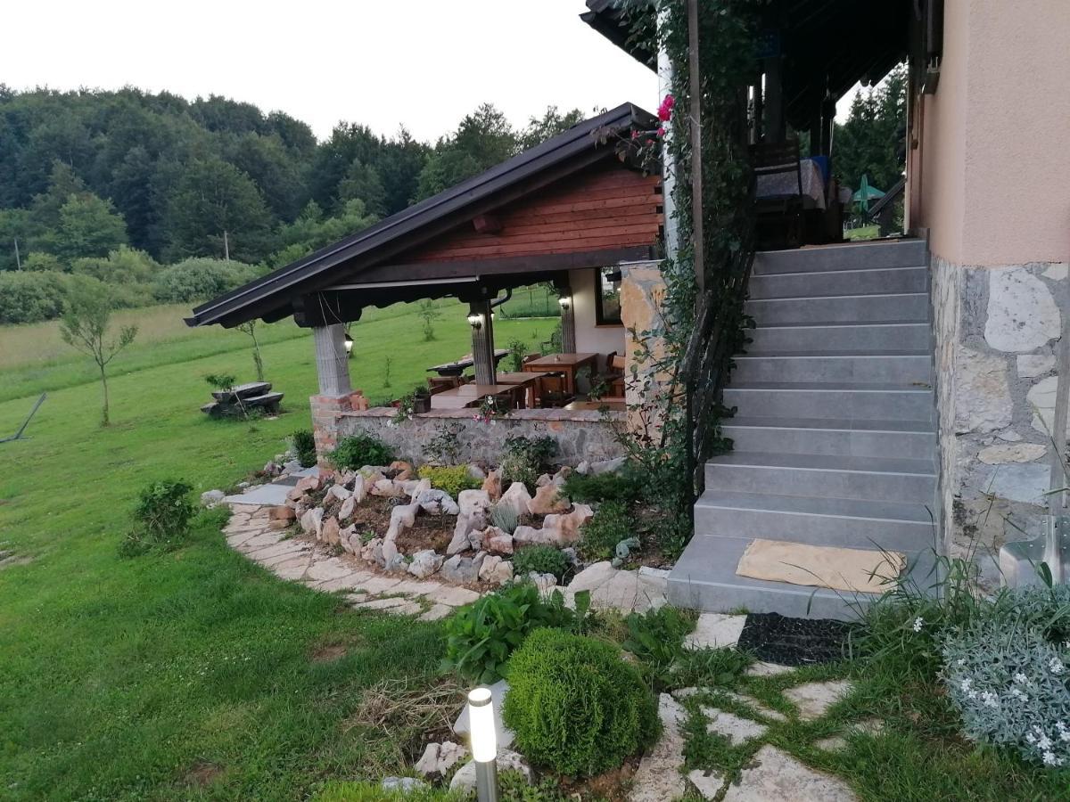 House Izvor Hotel Jezerce Exterior photo