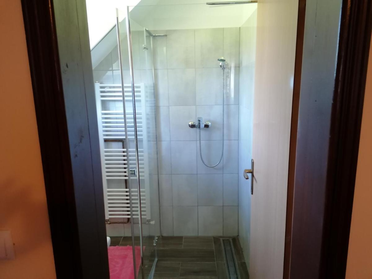 House Izvor Hotel Jezerce Exterior photo