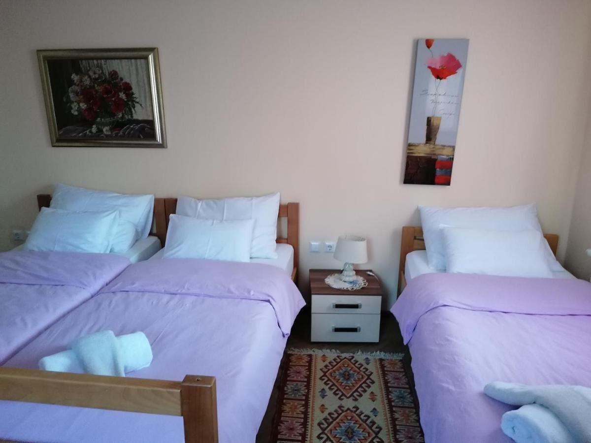 House Izvor Hotel Jezerce Exterior photo