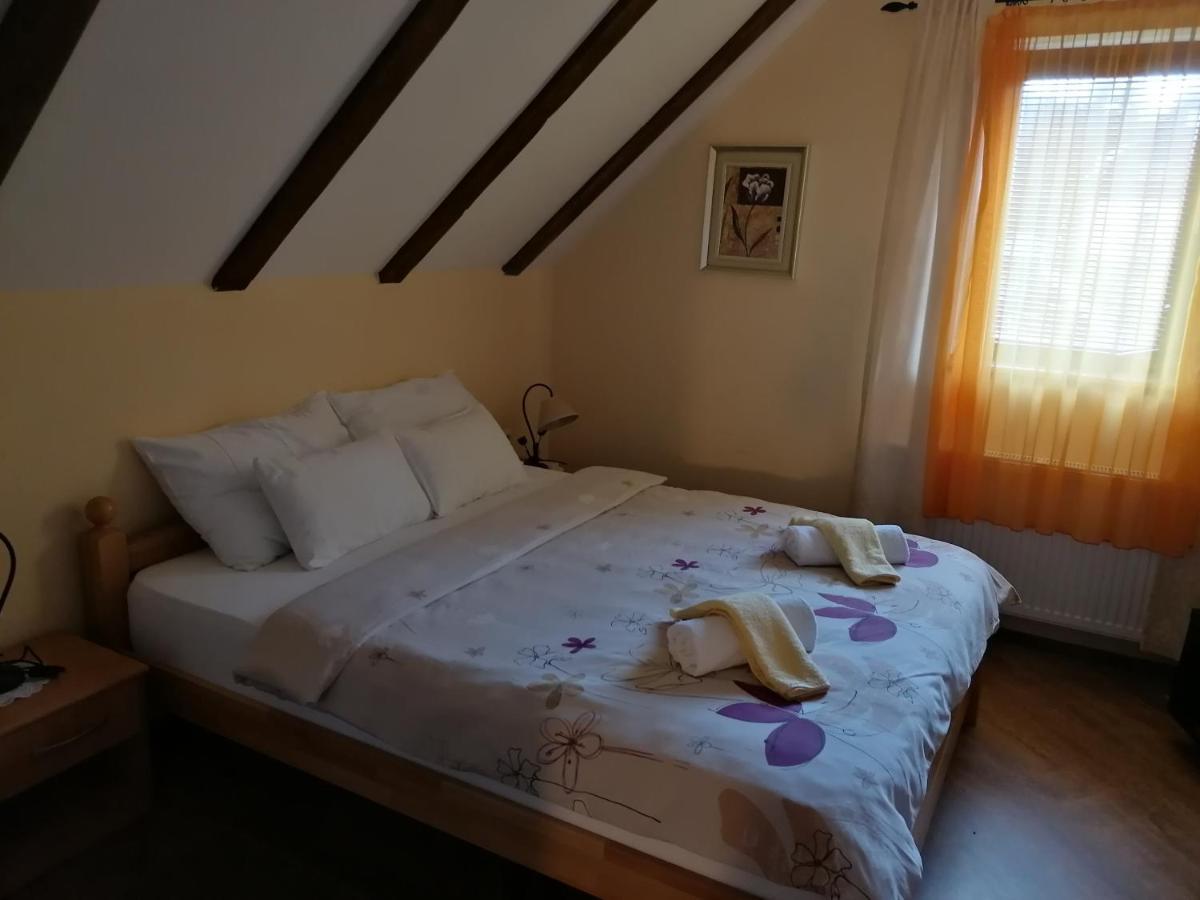 House Izvor Hotel Jezerce Exterior photo