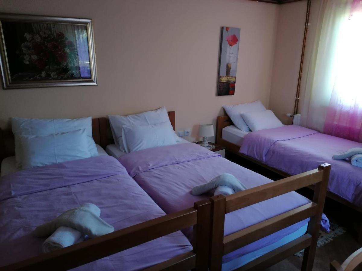 House Izvor Hotel Jezerce Exterior photo