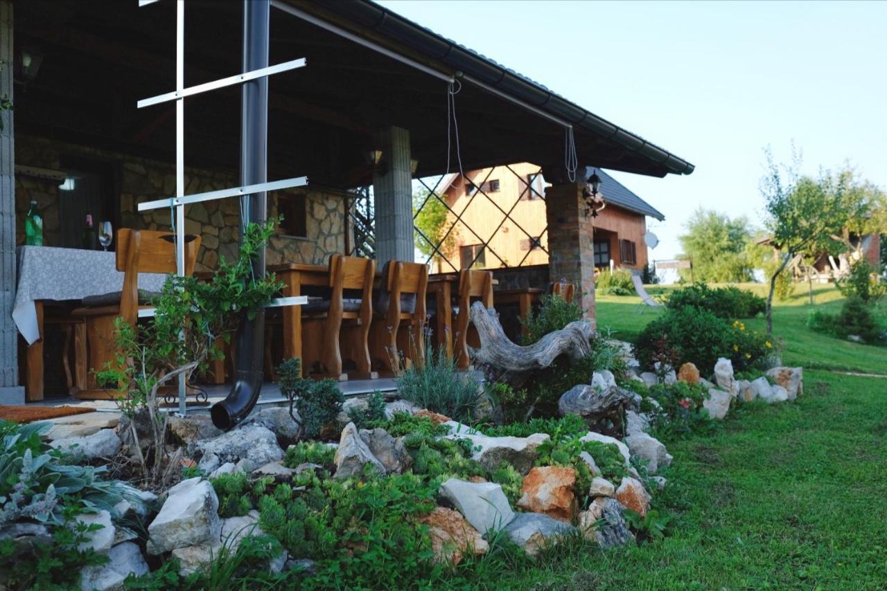 House Izvor Hotel Jezerce Exterior photo
