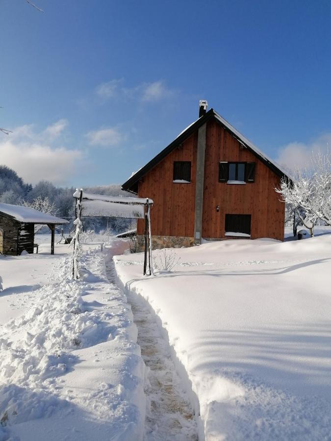House Izvor Hotel Jezerce Exterior photo