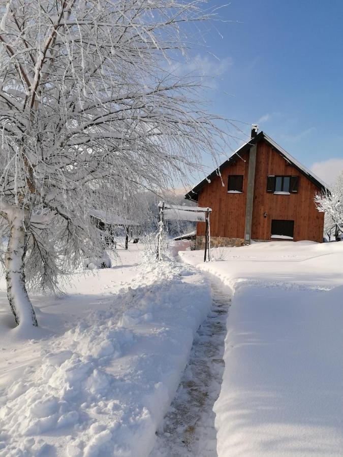 House Izvor Hotel Jezerce Exterior photo