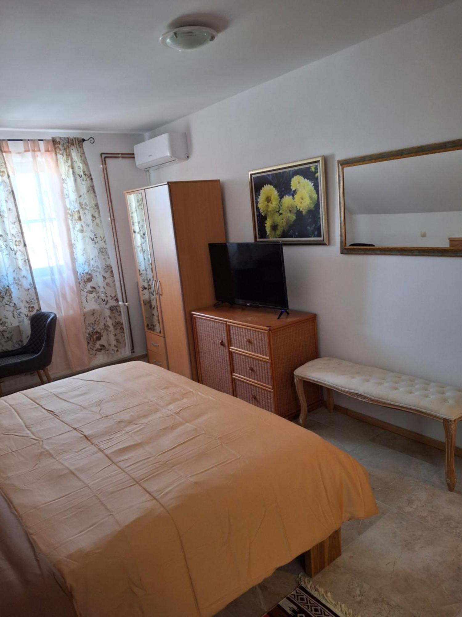 House Izvor Hotel Jezerce Exterior photo