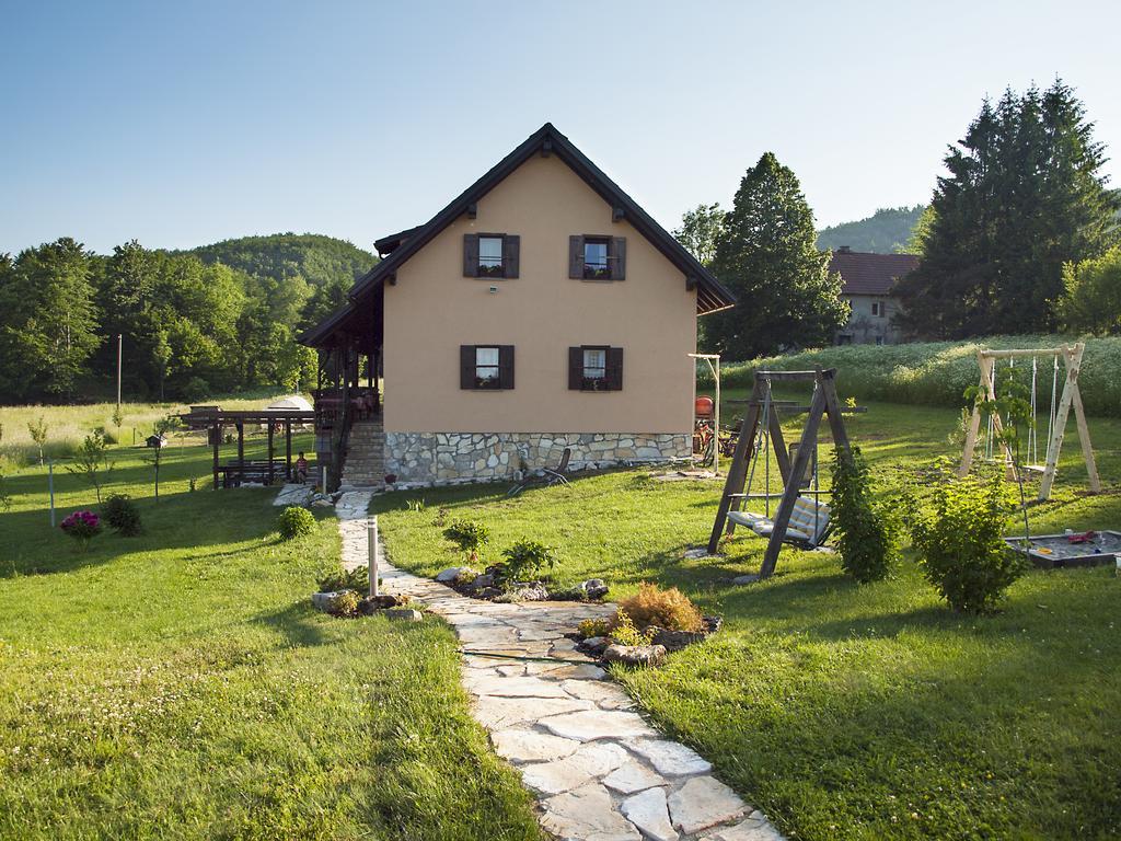 House Izvor Hotel Jezerce Exterior photo